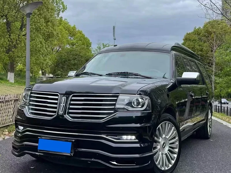 Lincoln Navigator — фото 1