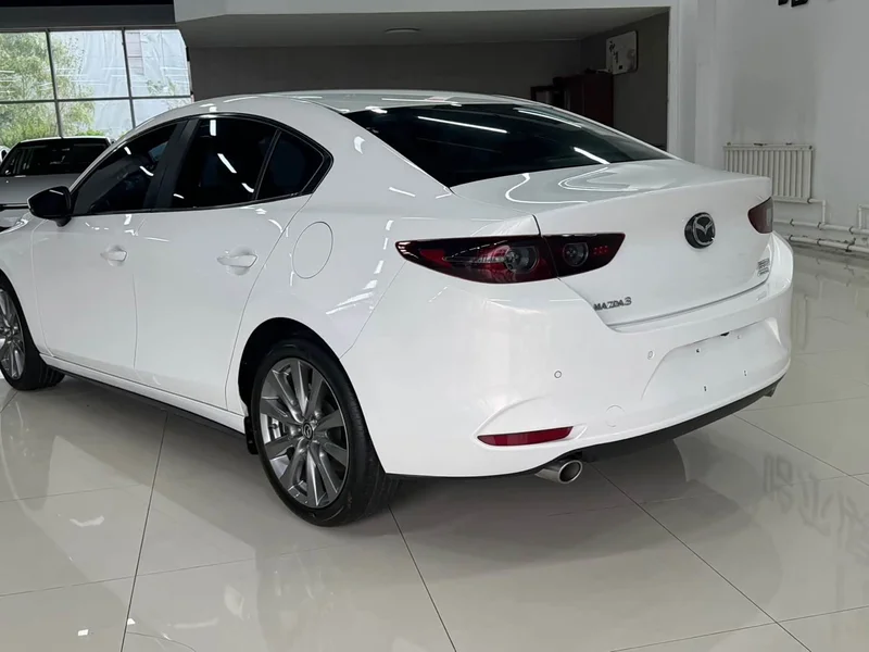 Mazda 3 Axela — фото 4