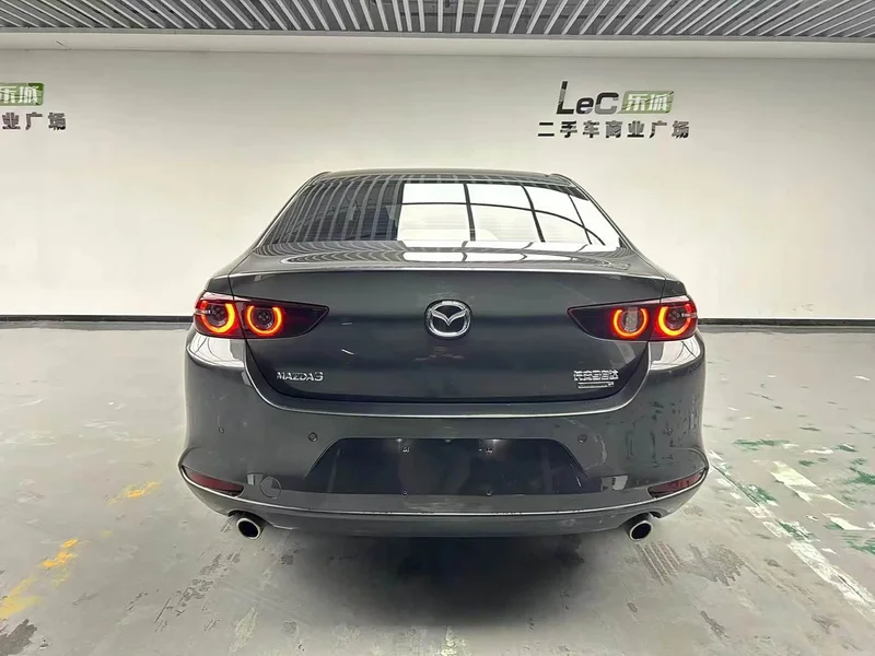 Mazda 3 Axela — фото 4