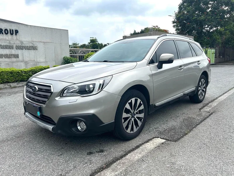 Subaru Outback — фото 1