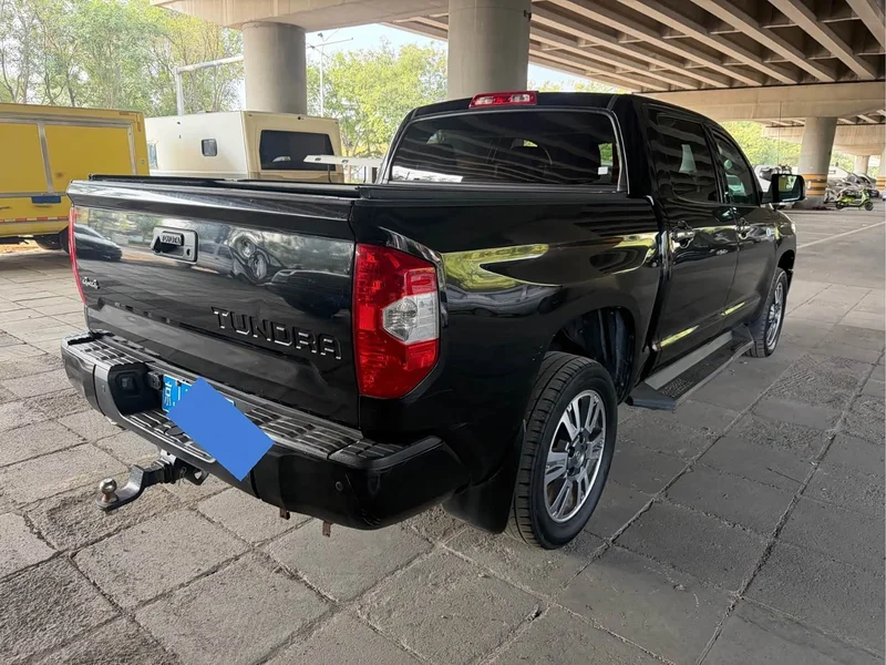 Toyota Tundra — фото 2