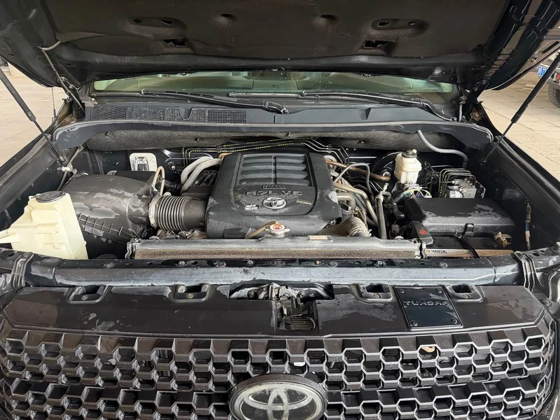 Toyota Tundra — фото 8