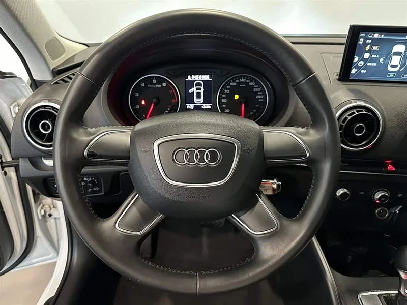 Audi A3 — фото 12