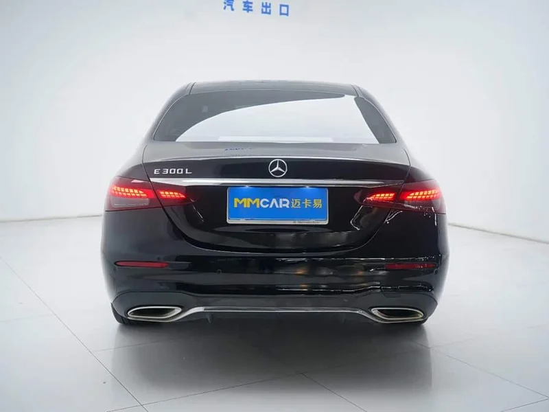 Mercedes-Benz E-Class — фото 11