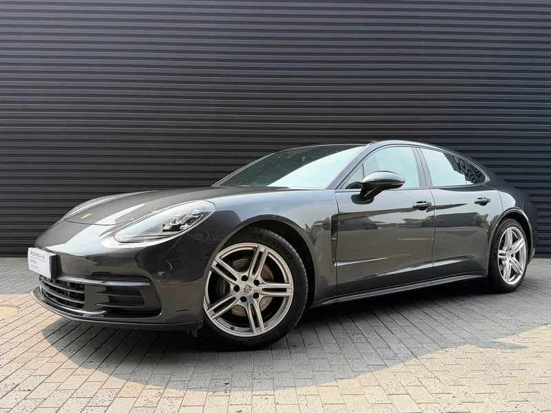 Porsche Panamera — фото 1