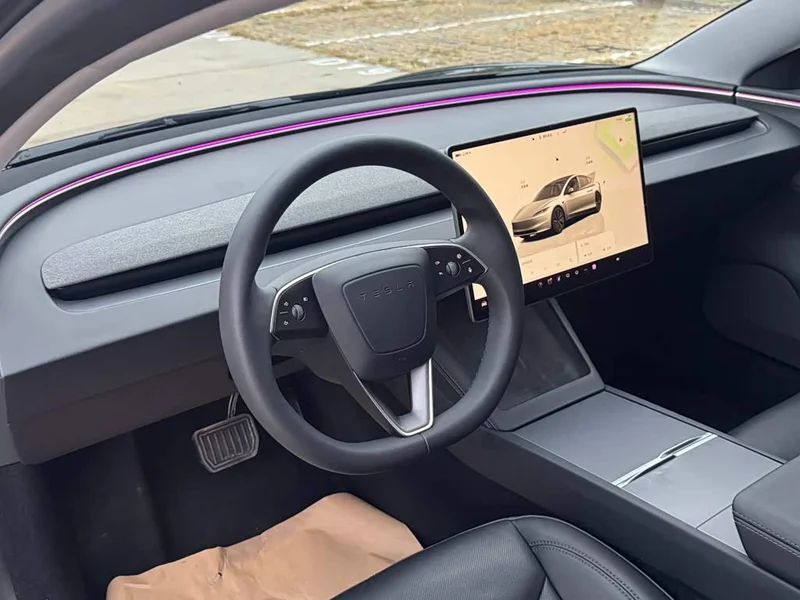 Tesla Model 3 — фото 12