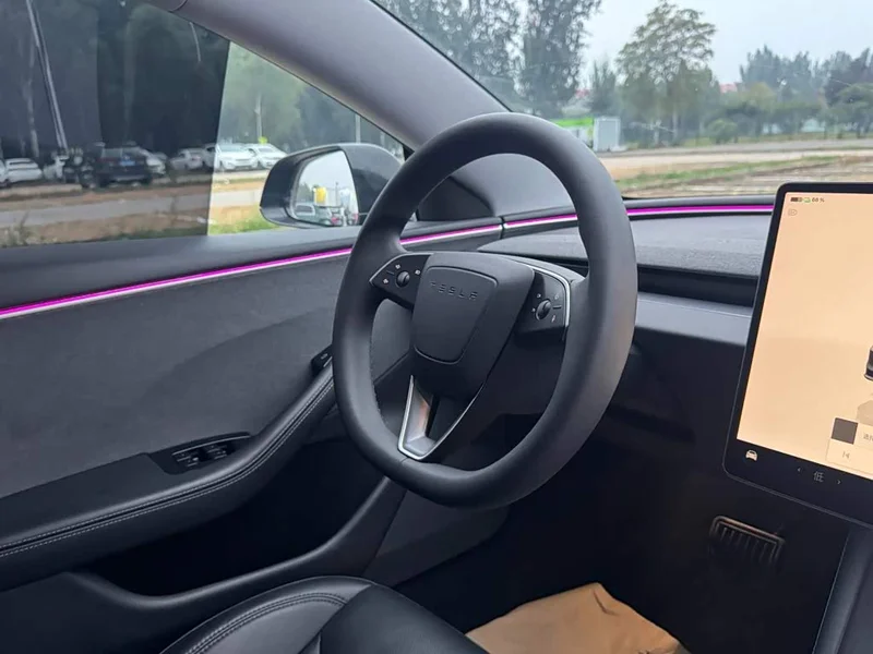 Tesla Model 3 — фото 16