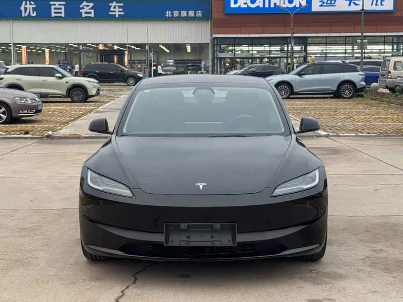 Tesla Model 3 — фото 2