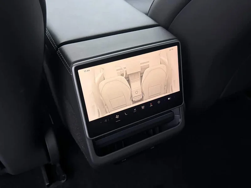 Tesla Model 3 — фото 23