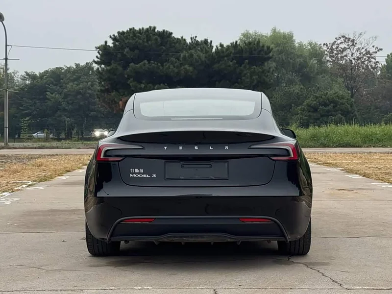 Tesla Model 3 — фото 5