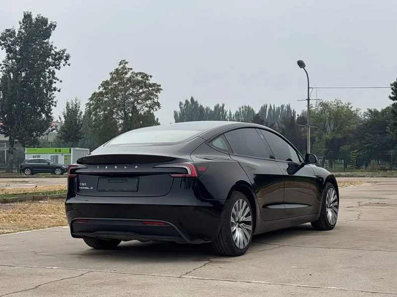 Tesla Model 3 — фото 6