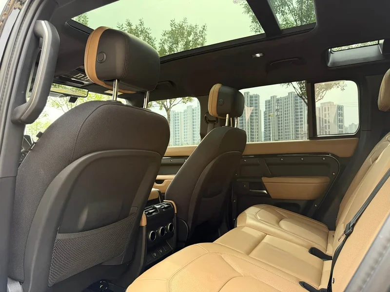 Land Rover Defender — фото 11