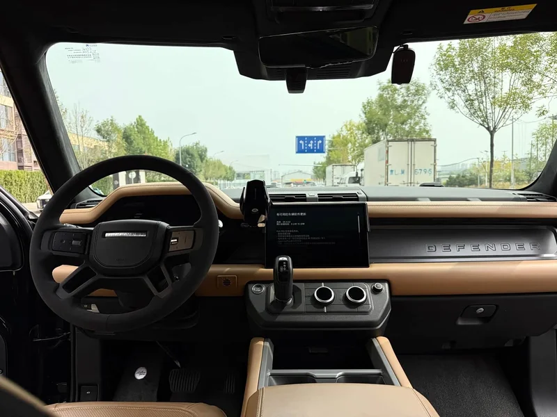 Land Rover Defender — фото 13