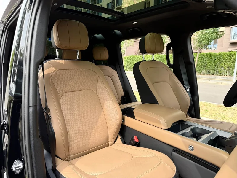 Land Rover Defender — фото 14