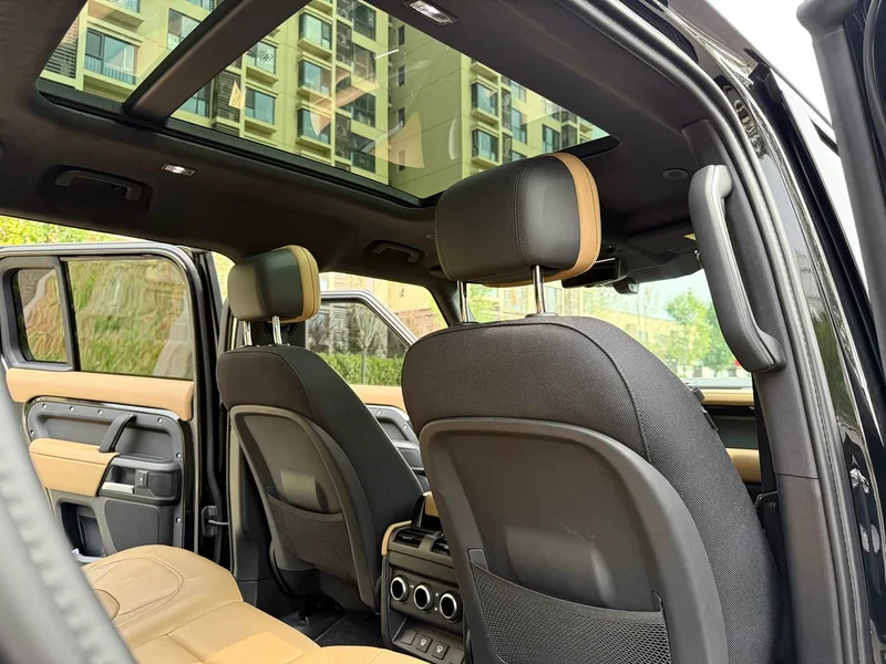 Land Rover Defender — фото 15
