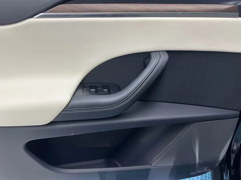 Tesla Model X — фото 17