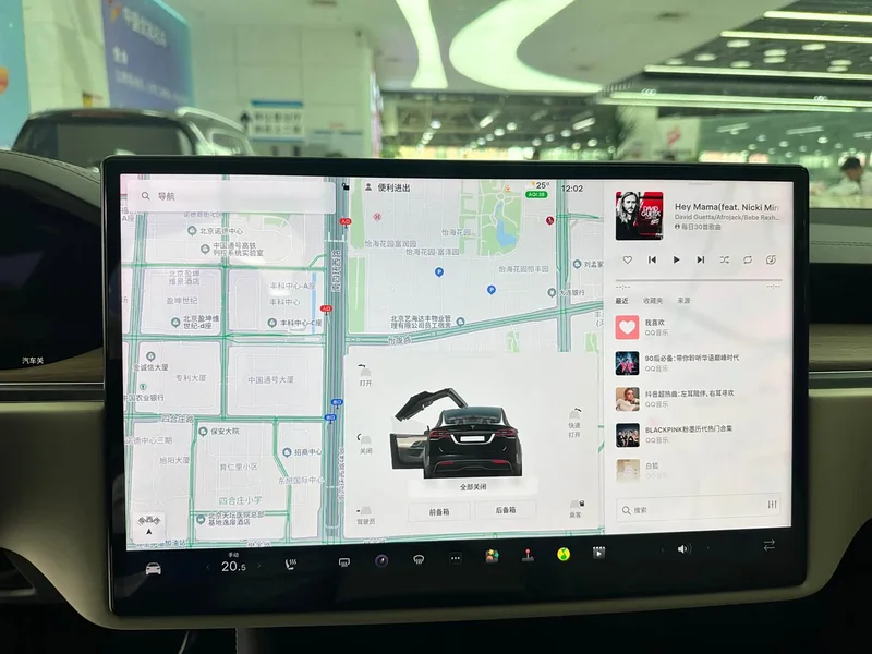 Tesla Model X — фото 5
