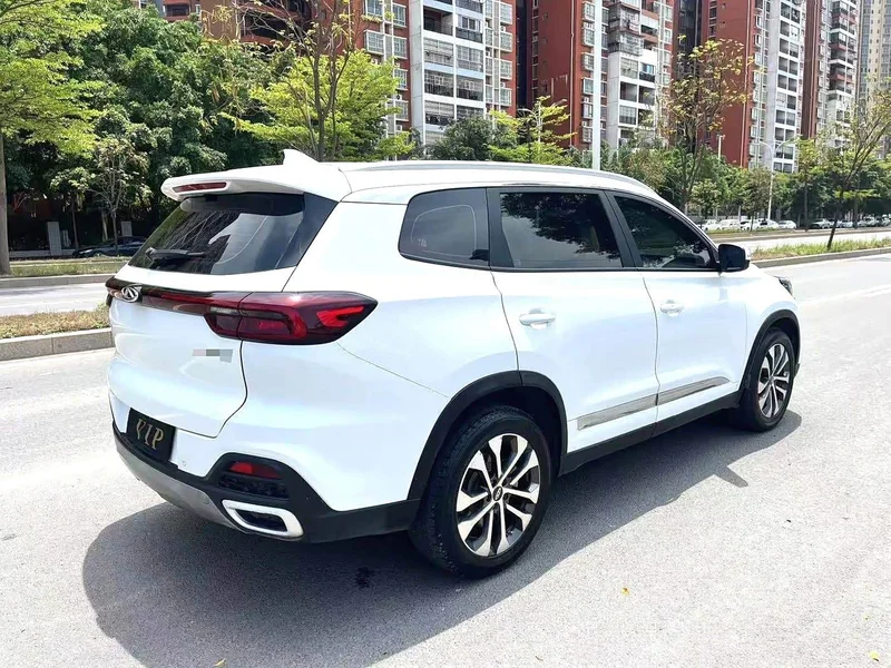Chery Tiggo 8 — фото 8