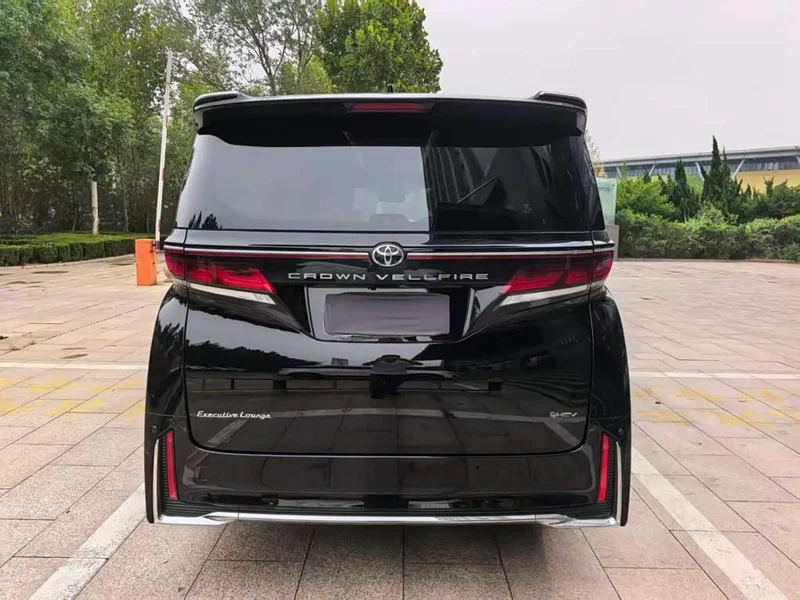 Toyota Vellfire — фото 5
