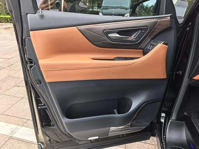 Toyota Vellfire — фото 10