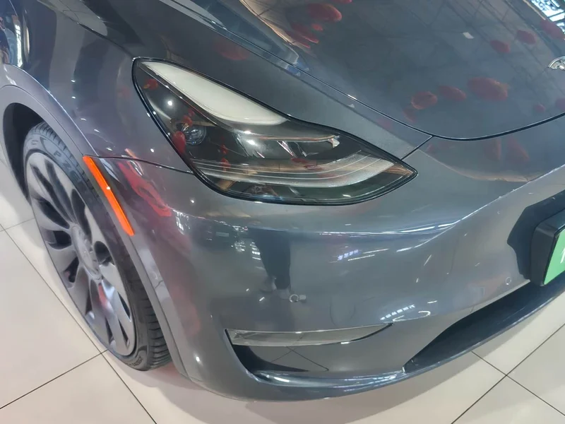Tesla Model Y — фото 11
