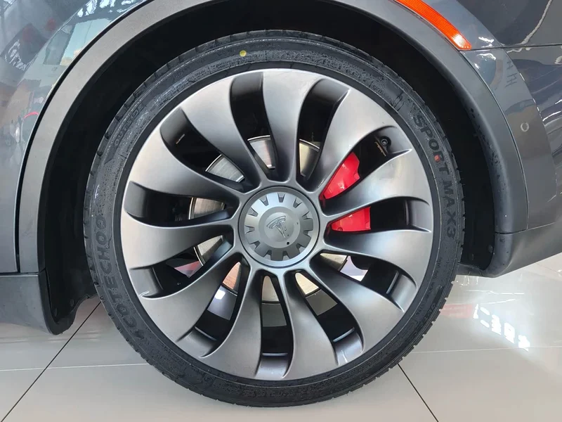 Tesla Model Y — фото 6