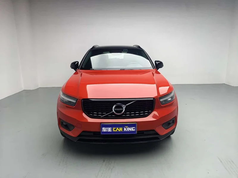 Volvo XC40 — фото 3