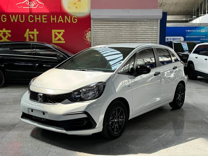 Honda Fit — фото 1