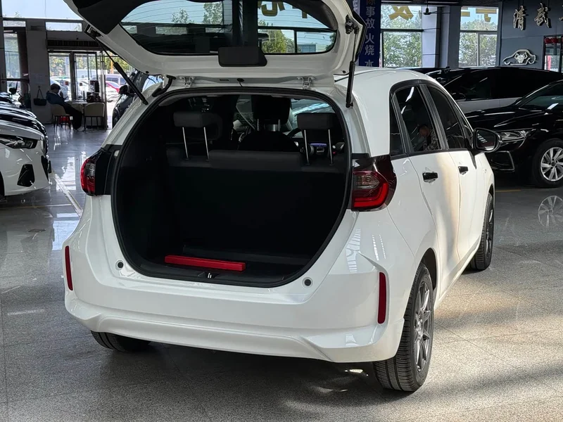 Honda Fit — фото 11