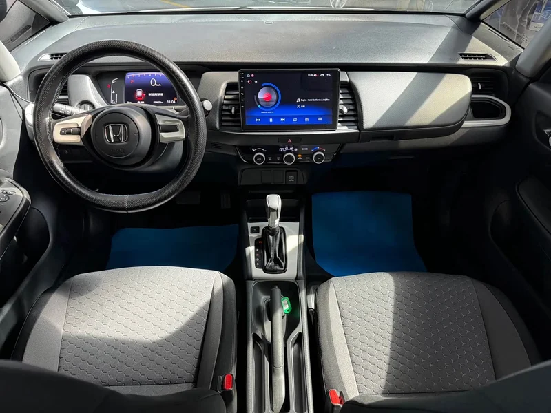Honda Fit — фото 10
