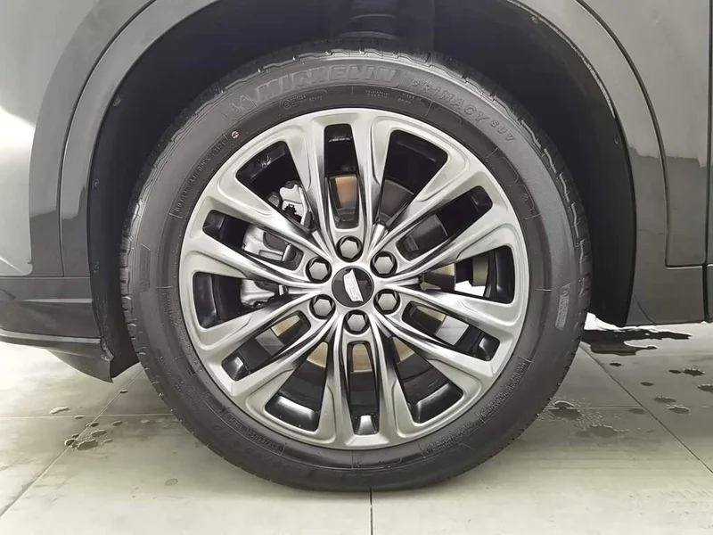 Cadillac XT6 — фото 17