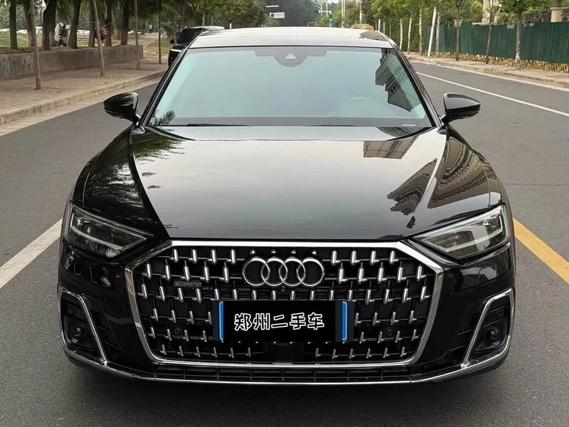 Audi A8 — фото 2