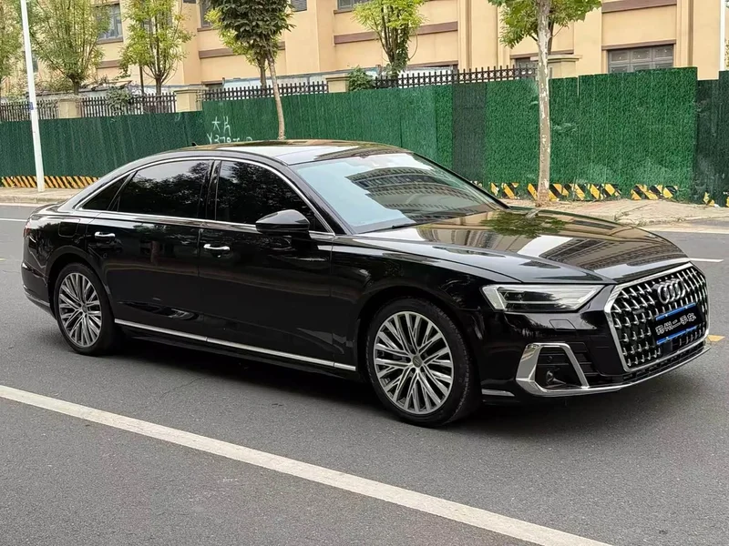 Audi A8 — фото 3