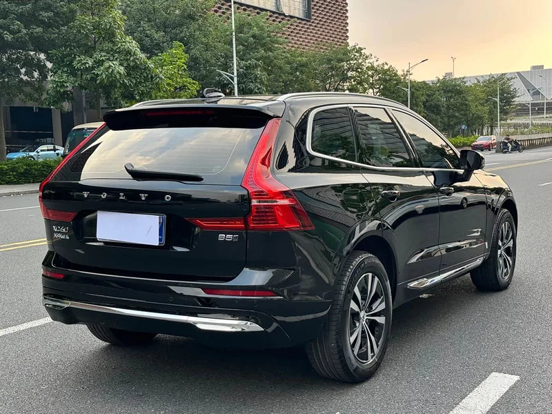 Volvo XC60 — фото 21