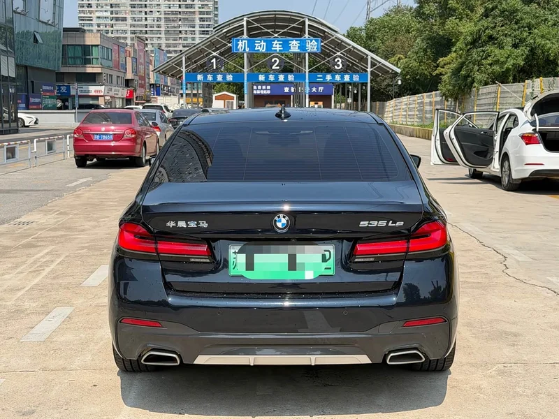 BMW 5 Series New Energy — фото 3