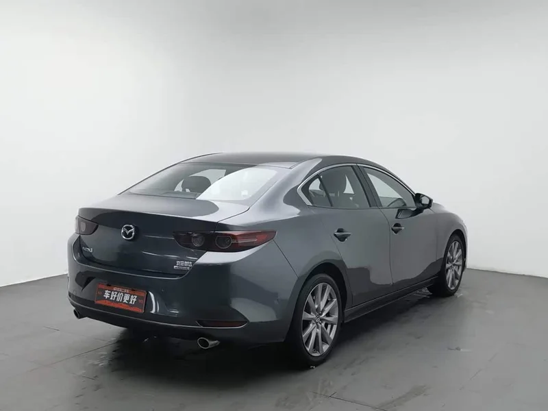 Mazda 3 Axela — фото 2