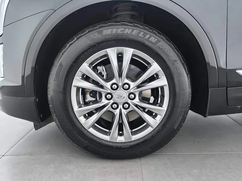 Cadillac XT5 — фото 17