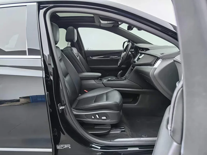 Cadillac XT5 — фото 23