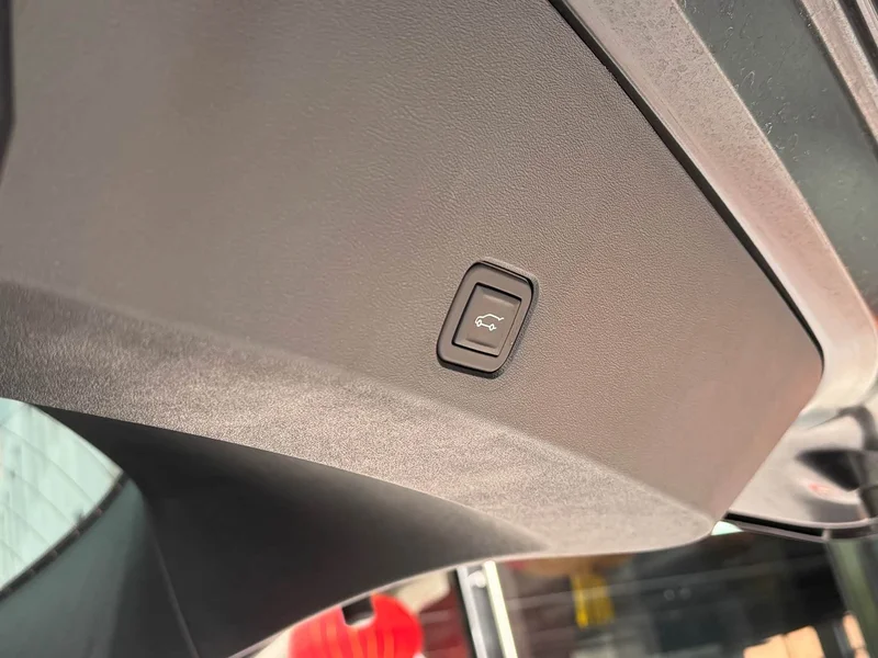 Cadillac XT5 — фото 19