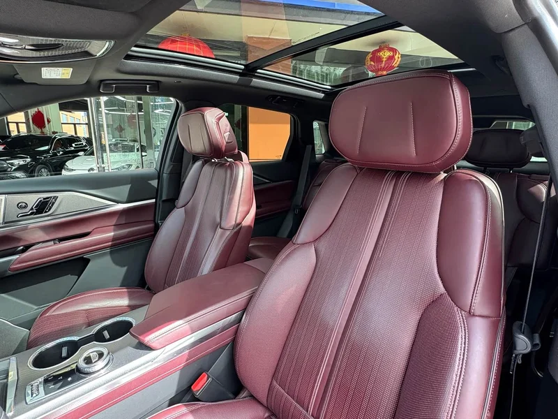 Cadillac XT5 — фото 9