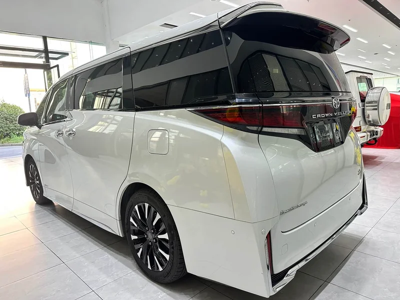 Toyota Vellfire — фото 16