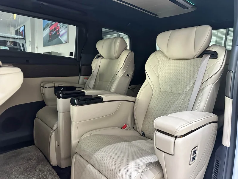 Toyota Vellfire — фото 9