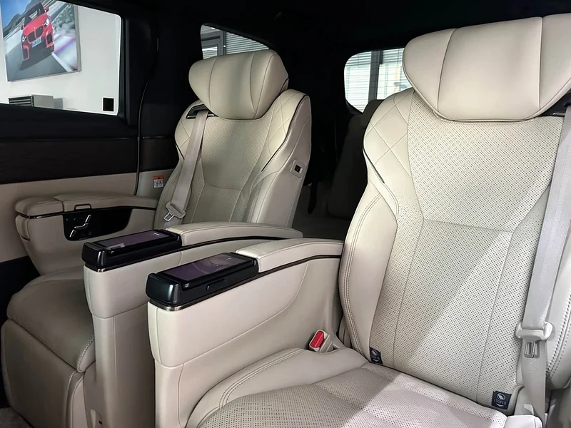 Toyota Vellfire — фото 10
