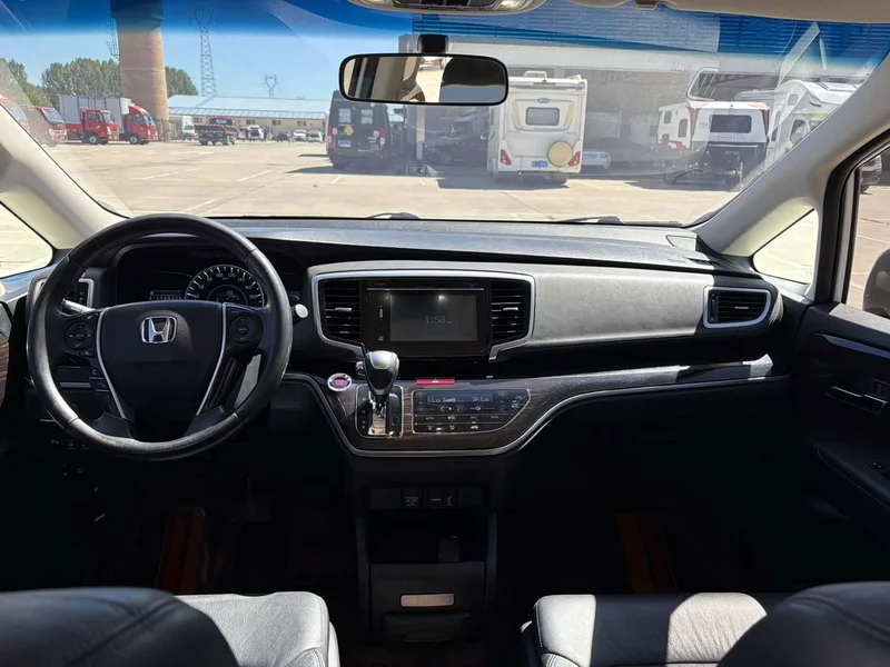 Honda Odyssey — фото 14
