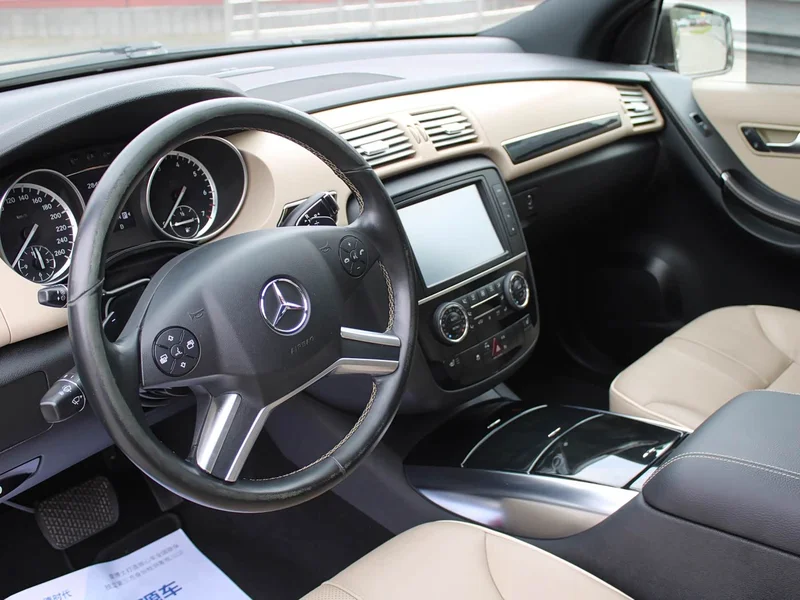 Mercedes-Benz R-Class — фото 19