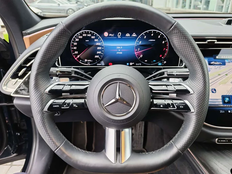 Mercedes-Benz E-Class — фото 9
