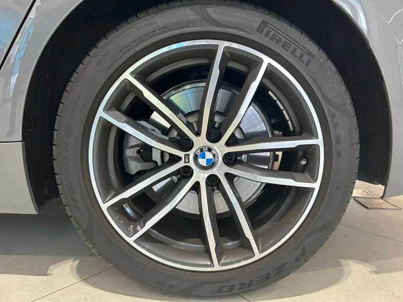 BMW 5-Series — фото 11