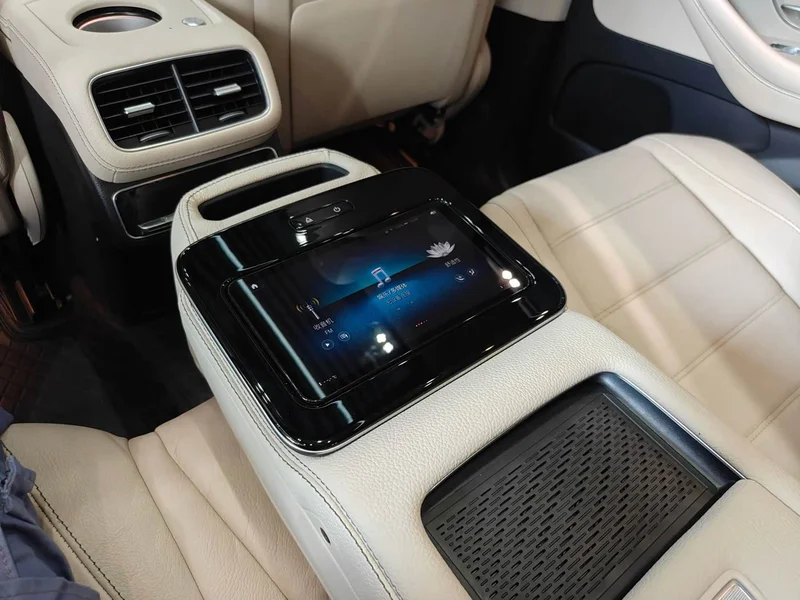 Mercedes-Benz GLS — фото 22