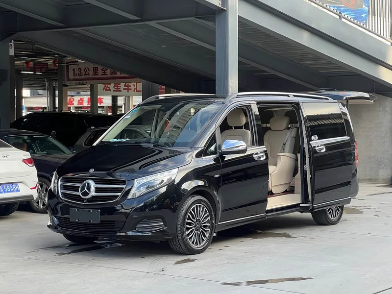 Mercedes-Benz V-Class — фото 1