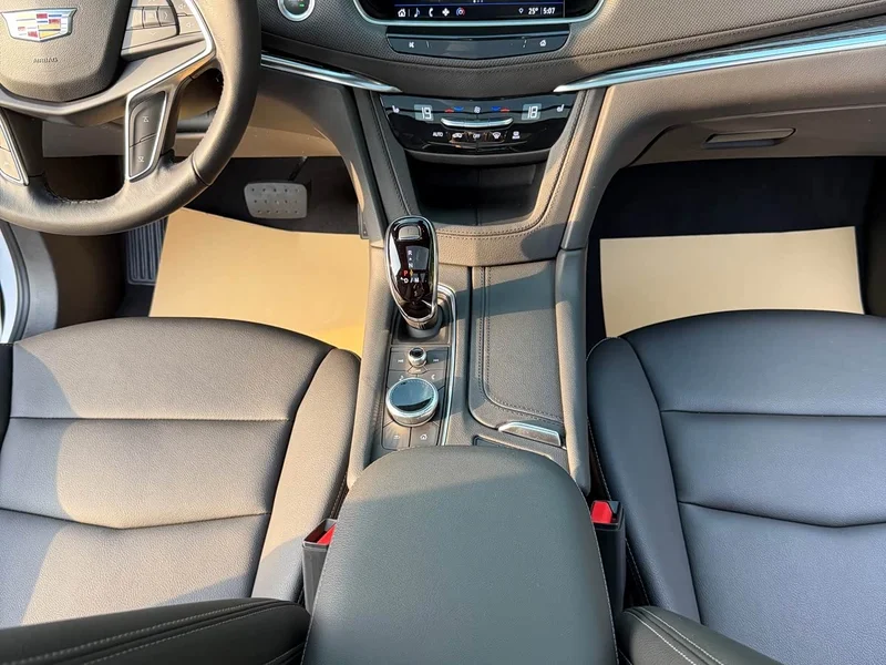Cadillac XT5 — фото 14